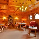 Hotel Garni Zugspitz 3*