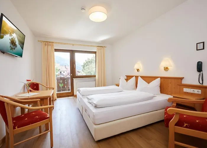Hotel Garni Zugspitz 3*