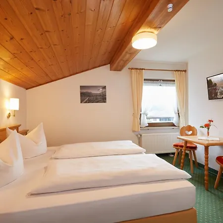 Отель Garni Zugspitz Фархант