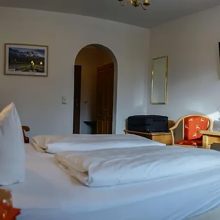 Garni Zugspitz Szálloda 3*