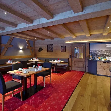 Отель Garni Zugspitz 3*